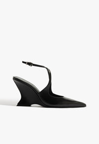 Go to related product Siena X Leather Pump